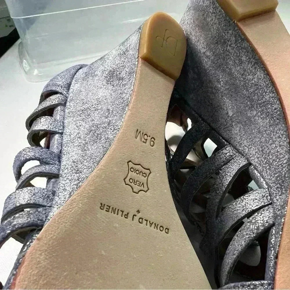 Donald J Pliner Womens 8.5 Wedge Sandal Metallic Blue Gray Strappy Cage 9.5 NEW - Picture 12 of 12